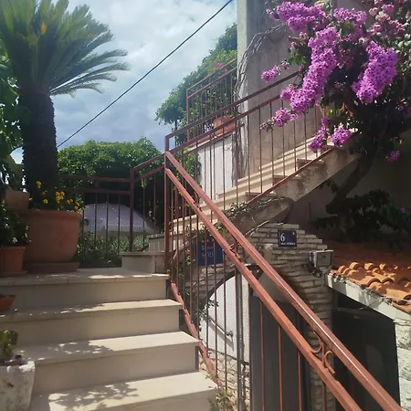 Gostinjska kuća Luce 2 & 3*