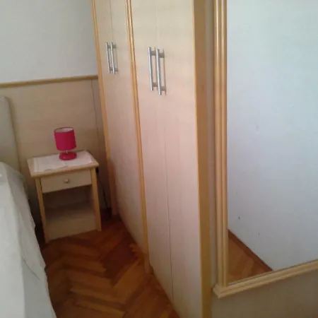 Luce 2 & Gostinjska kuća Supetar